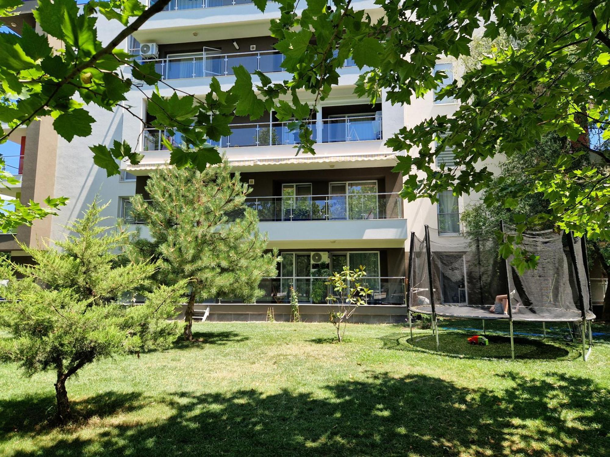 Airplane By Airport Residence Otopeni Εξωτερικό φωτογραφία