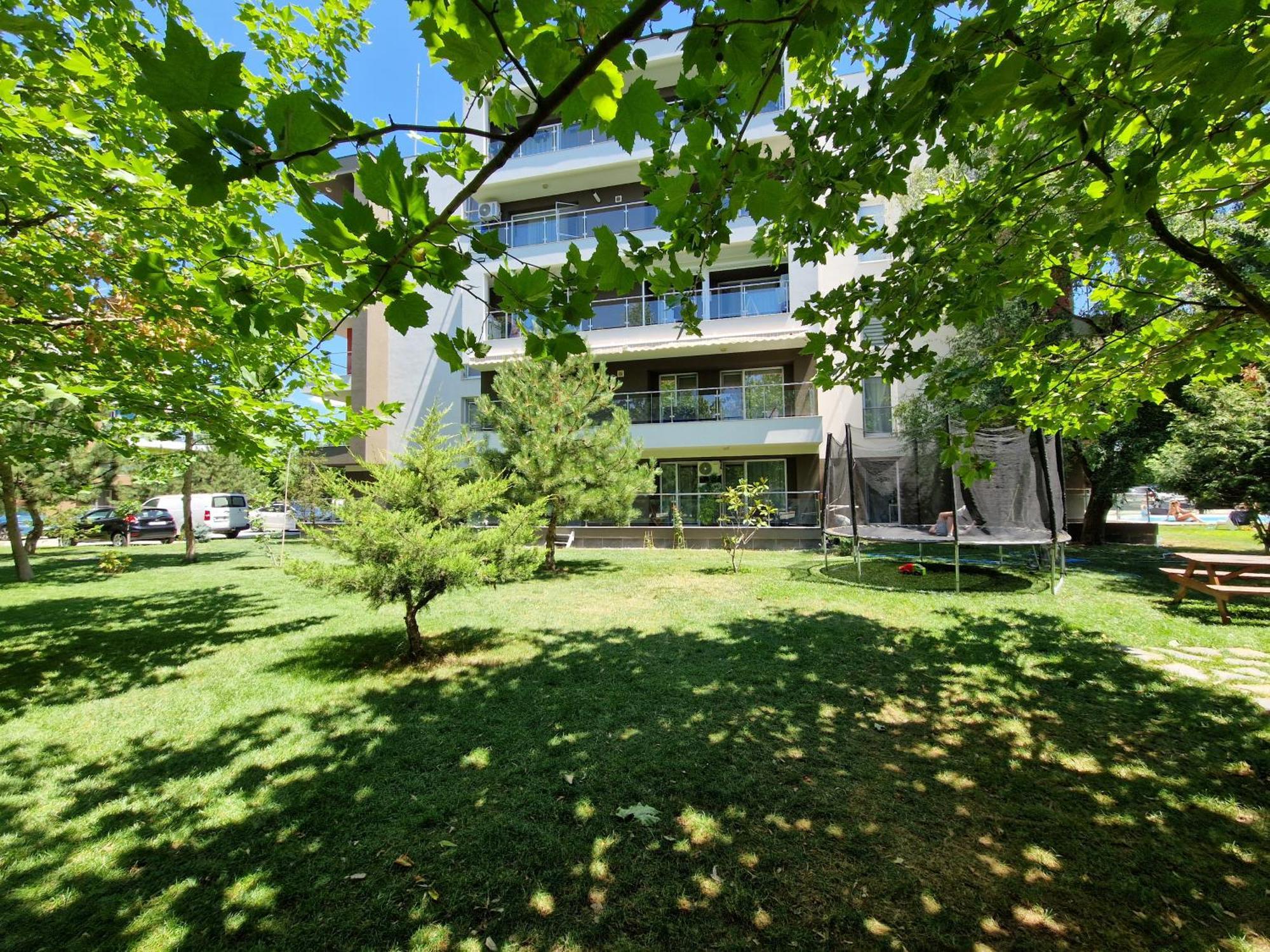 Airplane By Airport Residence Otopeni Εξωτερικό φωτογραφία