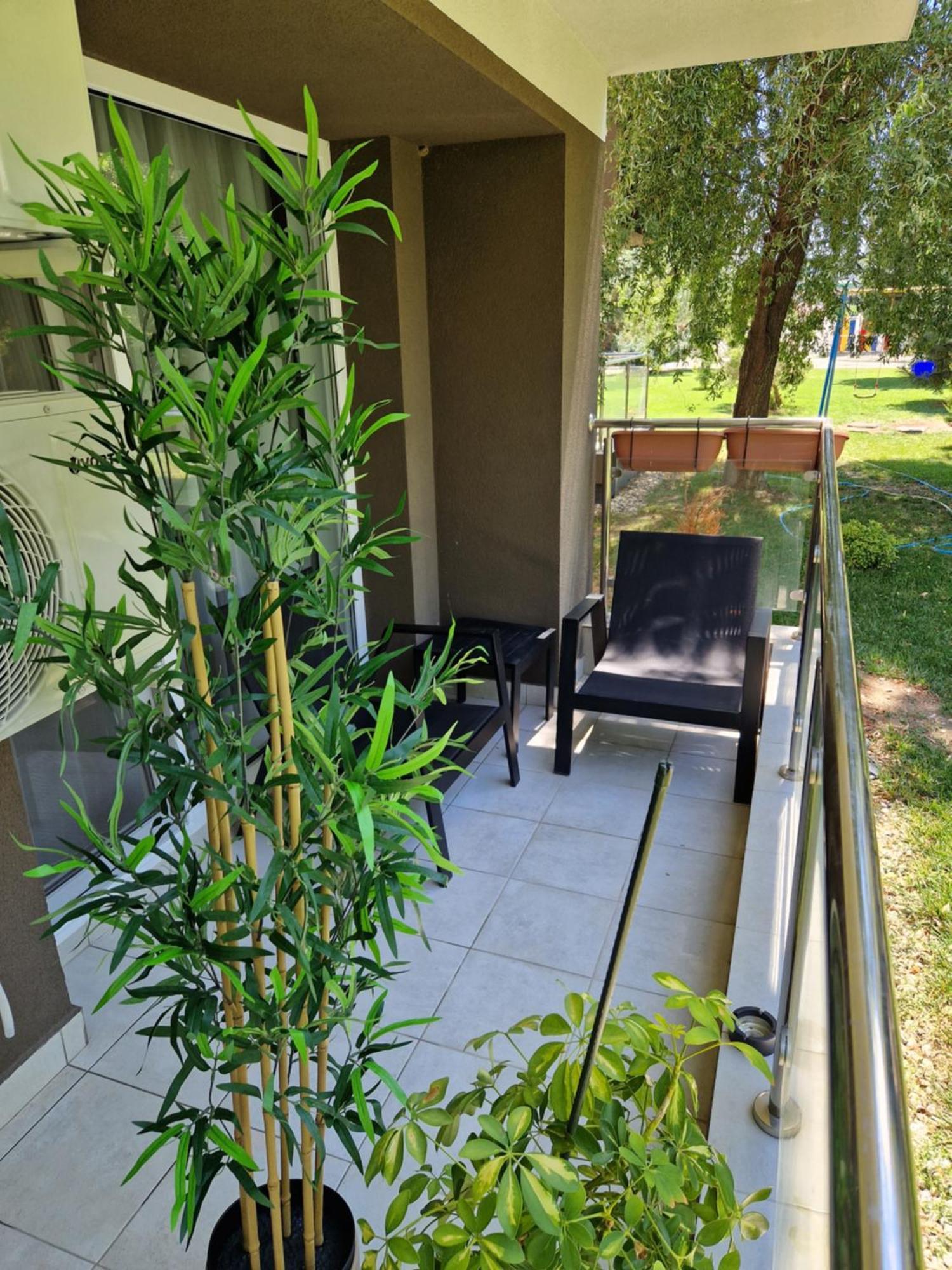 Airplane By Airport Residence Otopeni Εξωτερικό φωτογραφία